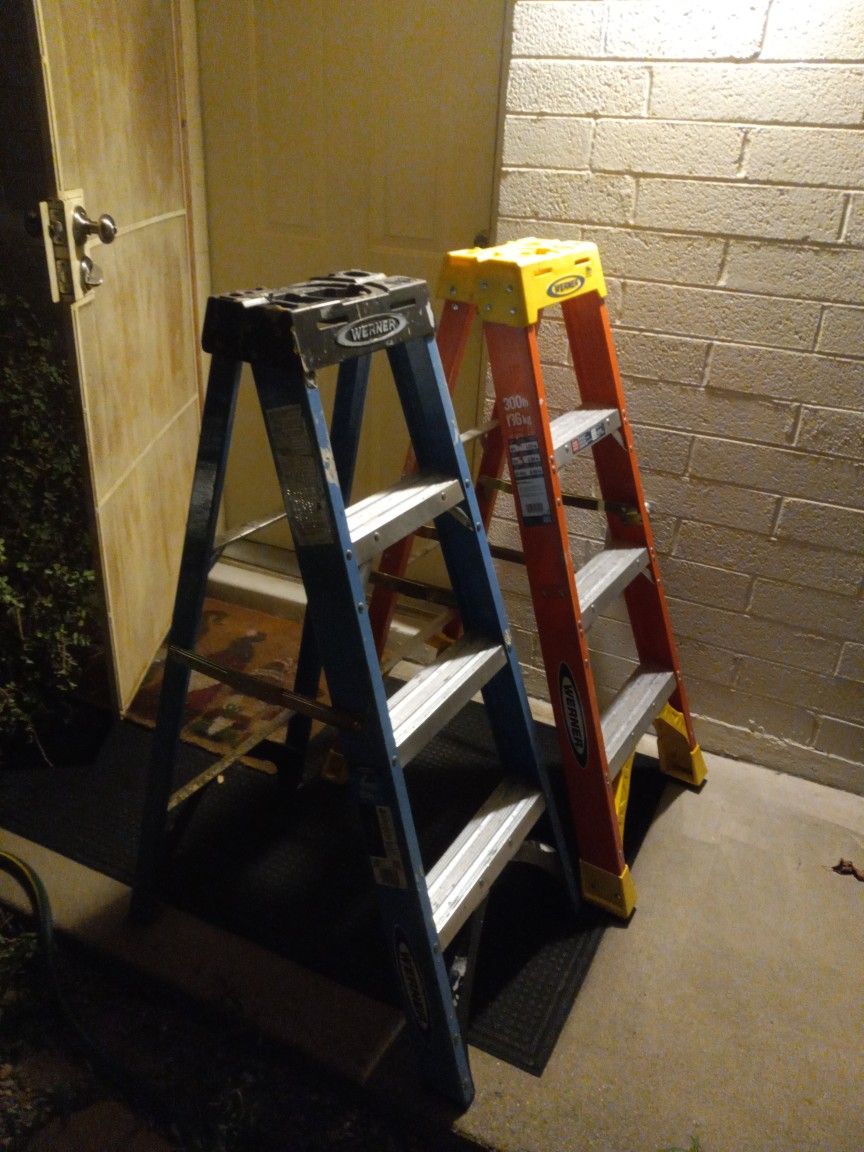 Warner  Ladders 4 Ft