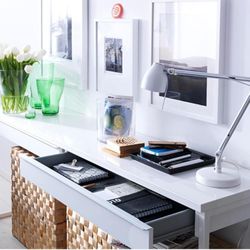 Modern High-Gloss Console Table + Free Matching Stool