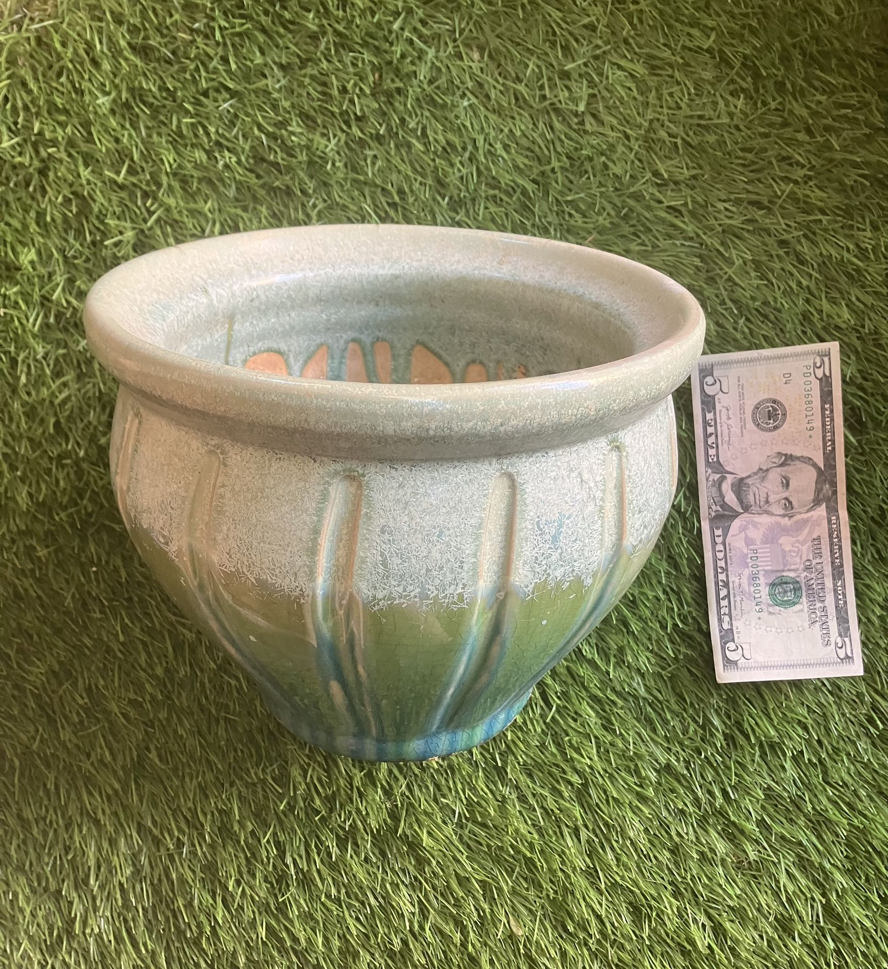 Like New - Beautiful green teal aqua blue ceramic glazed plant pot planter w/ drain hole Approx 8”x 8”