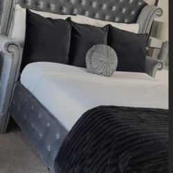 REGAL GREY BED w/ DIAMONDS 😍😍😍