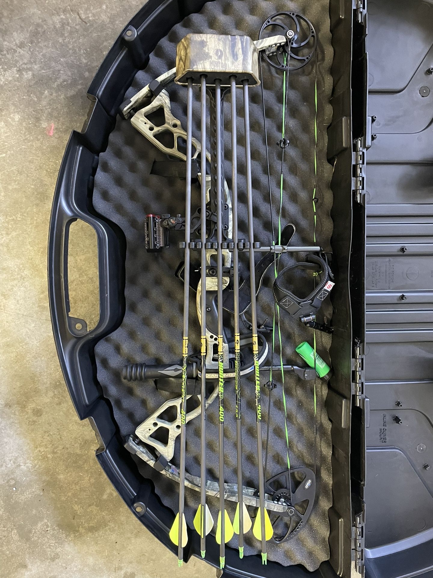 Diamond Outlaw LEFTHAND bow