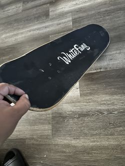 32" Skateboard (white Fang)