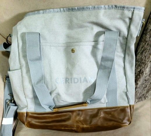 Never used nice field and company bag with genuine leather bottom