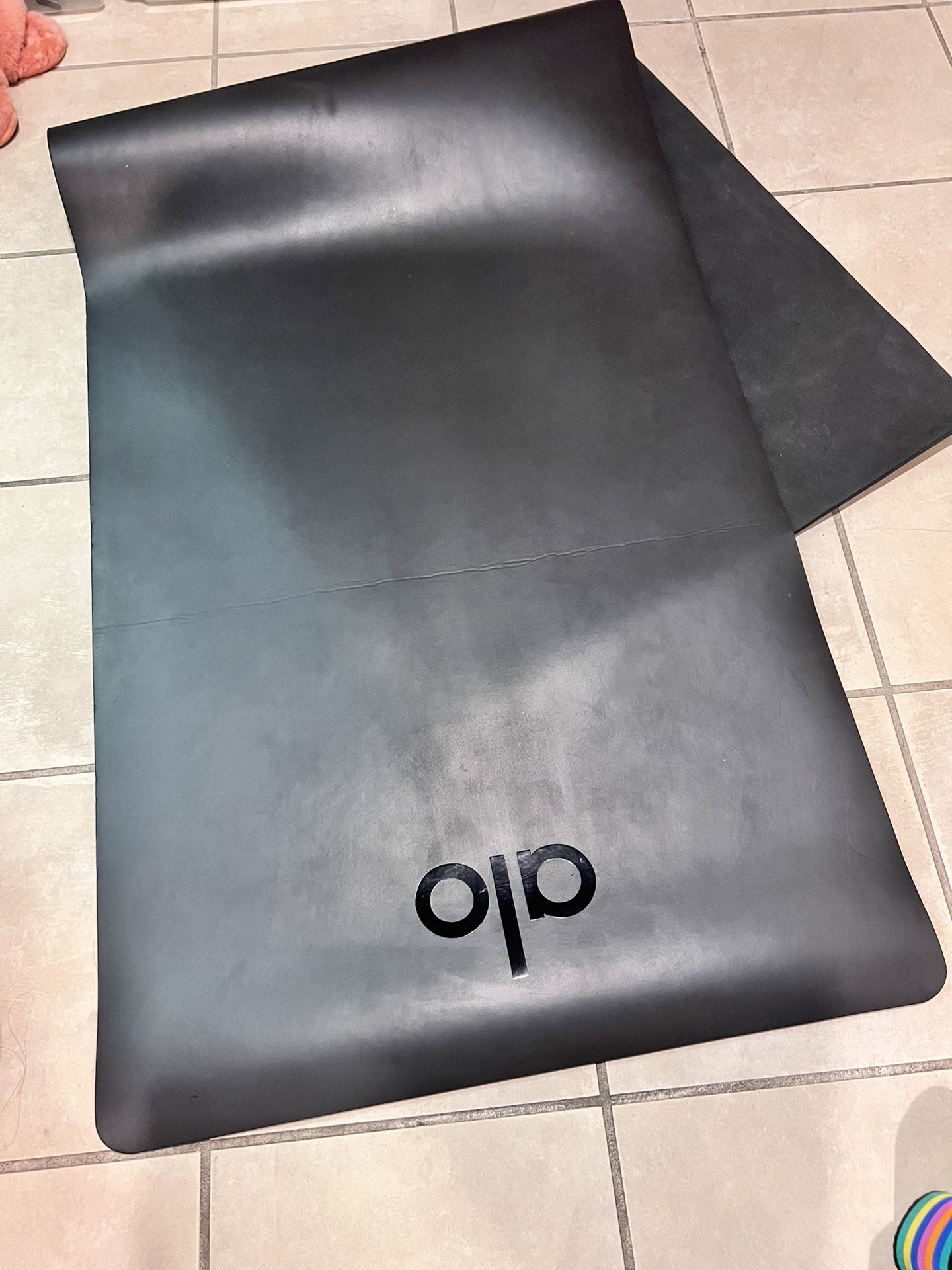 Alo Yoga Warrior Gym Yoga Black Mat 74” x 26.5” for Sale in