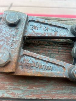 Bolt cutters