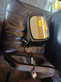 20/21 HONDA PILOT. MIRRO IS KIERDO