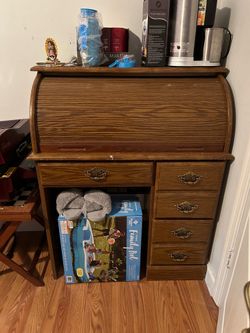 Roll top desk