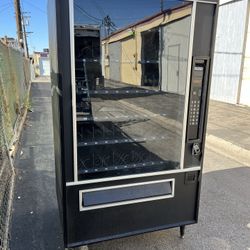 USI 5 Wide Snack Machine Credit Card Capable 