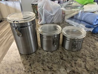 Stainless steel containers