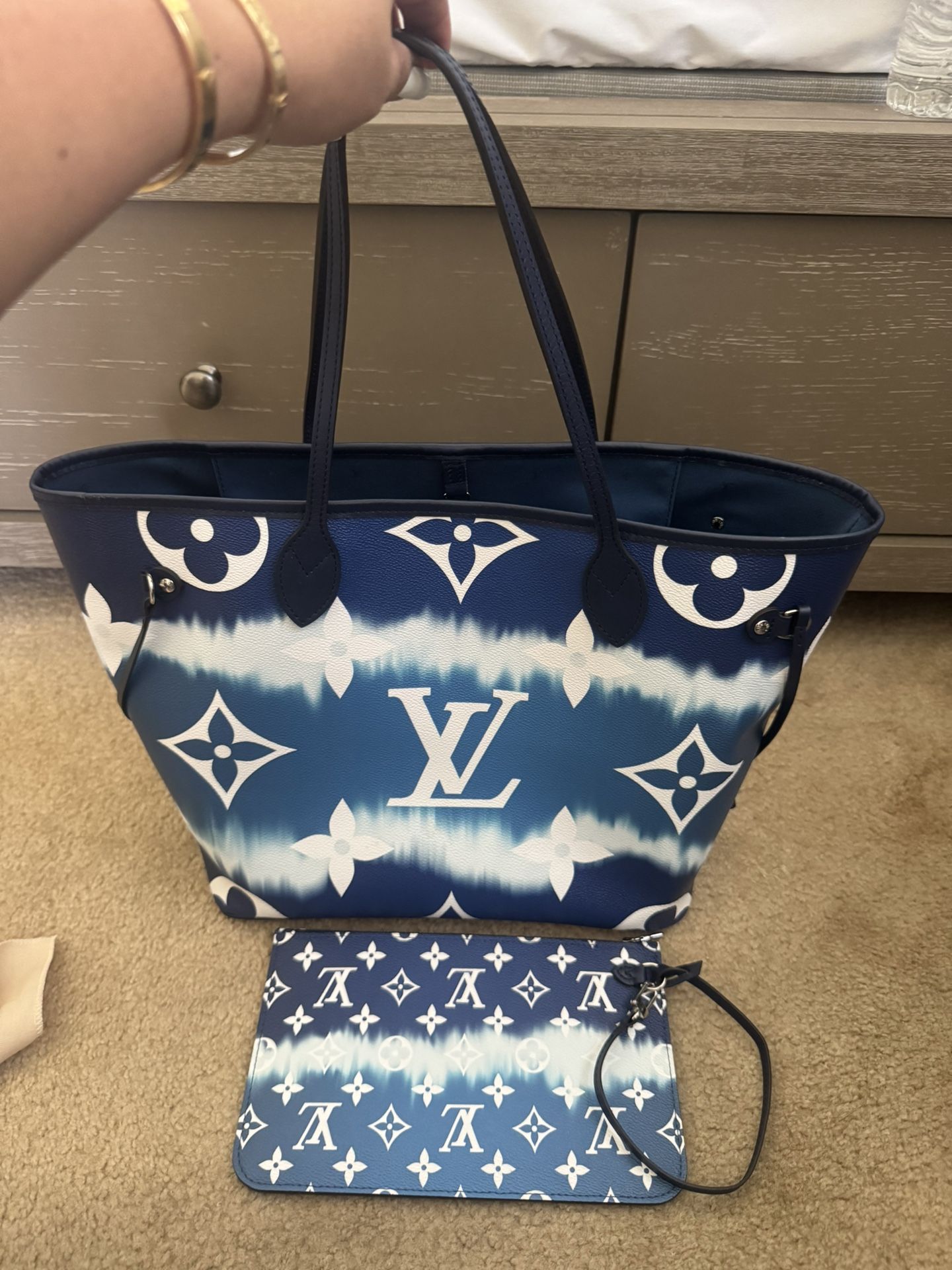 Authentic Lpuis Vuitton