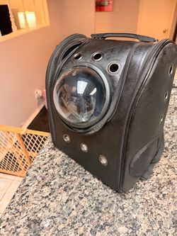 Dog or cat backpack carrier