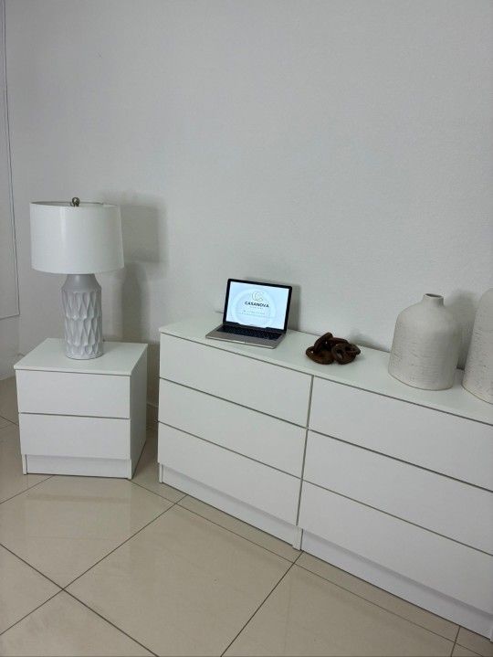 DRESSER AND TWO NIGHSTANDS