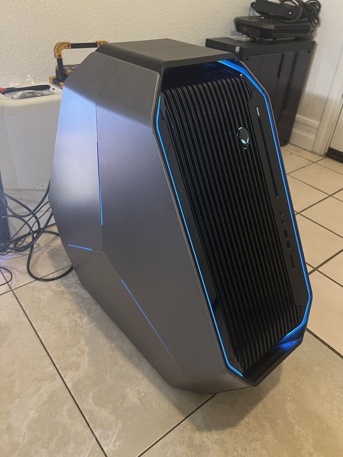 Alienware Area-51 R2 PC i7-5930K 32GB RAM 500GB SSD 1TB HDD GTX980 WiFi Bluetooth