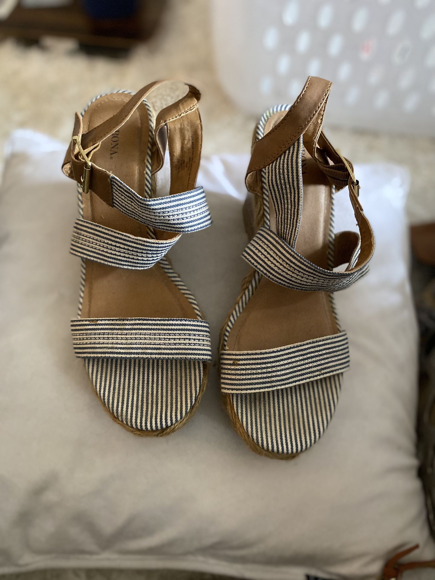 Blue/White Striped Wedge