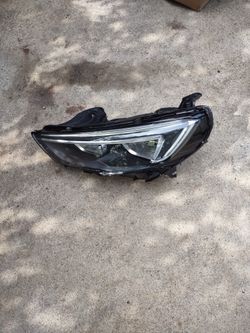 2018 2019 2020 BUICK REGAL SPORTBACK / TOUR X LEFT SIDE HEADLIGHT