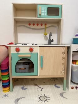 Kids Play Kitchen 