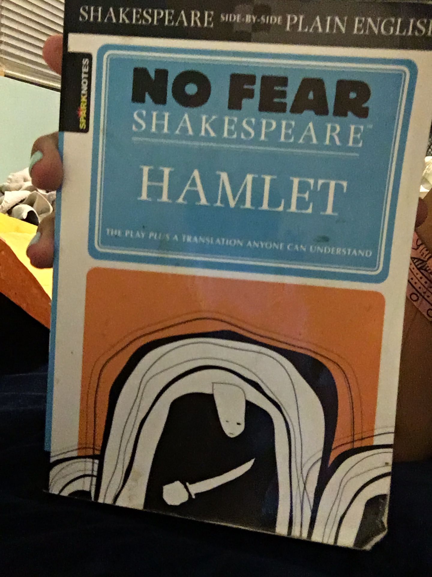 ISBN : 978-1-58663-844-3 No fear Shakespeare Hamlet