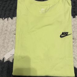 Men’s Nike T Shirt Large