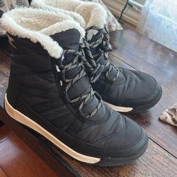 Sorell snow boots a Size US3 - great condition 