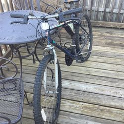 Almost New Mountain Bike 26’