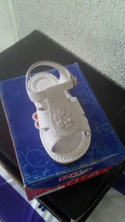 Huaraches de niña