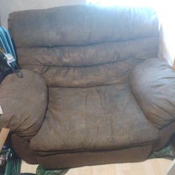 FREE LA-Z-BOY CHAIR