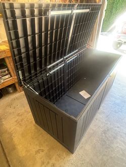 NEW 280 gallon resin outdoor storage box