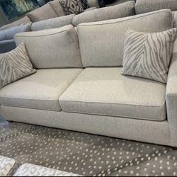 Contemporary Huntington House Sofa (Like New) – Neutral Beige/Gray Upholstery
