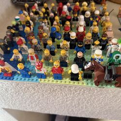 Lego  Vintage Over 129 Plus Lego Characters /Vintage Legos Too 