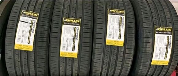 285/45/22 Set De Llantas