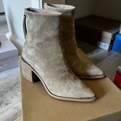Steve Madden Amber Boot Size 5 