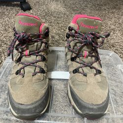 Bear paw Hiking Boot 7.5