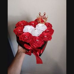 Flores de liston muy bonito para cualquier ocasión Mándeme mensaje si tiene preguntas aga su pedido ahora