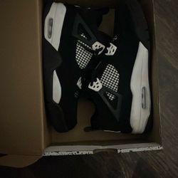 Jordan 4 White Thunder Size 8