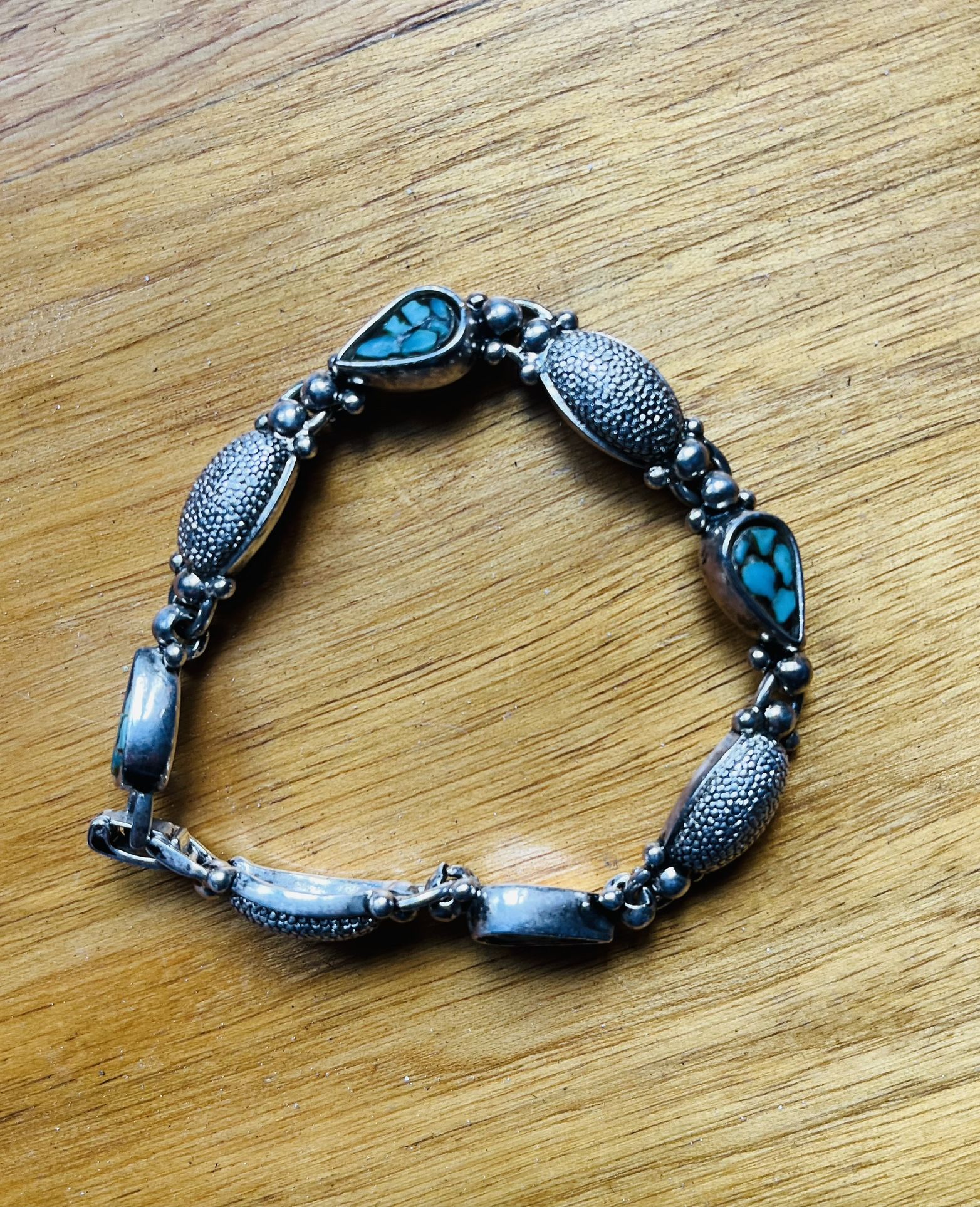 Vintage Turquoise Chips Silver Tone Metal Bracelet Teardrop Southwest Estate