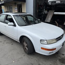 1998 Nissan Maxima 