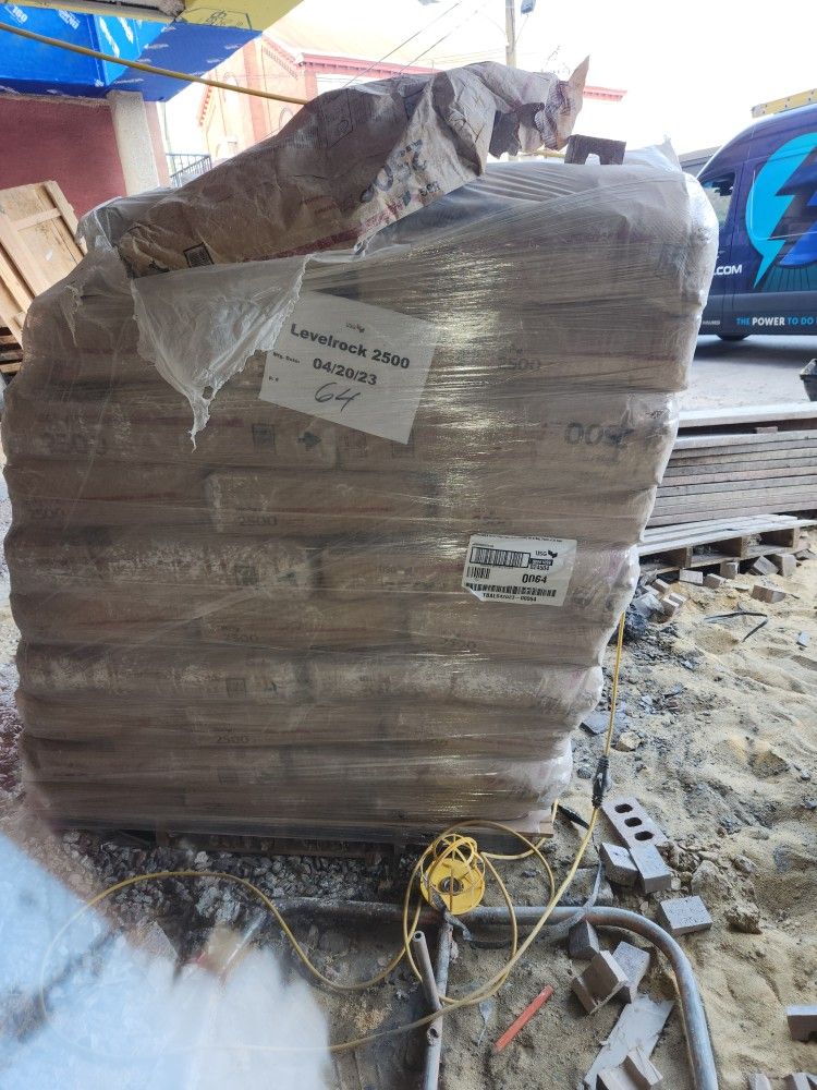 USG LEVELROCK 2500 80LB BAGS (63)