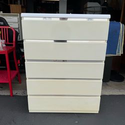 Lea Furniture Vintage Mid Century Modern Glossy Cream/White Lacquered 5 Drawer Waterfall Dresser