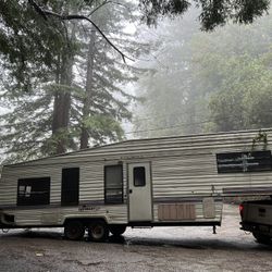 Sprinter Fifth Wheel Livable Nice Large Open Floorplan 