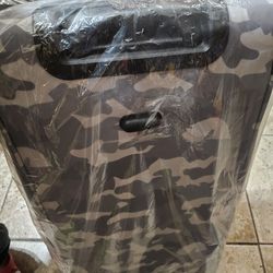Camo luggage
