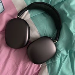 AirPod Pro Max With Charging Case