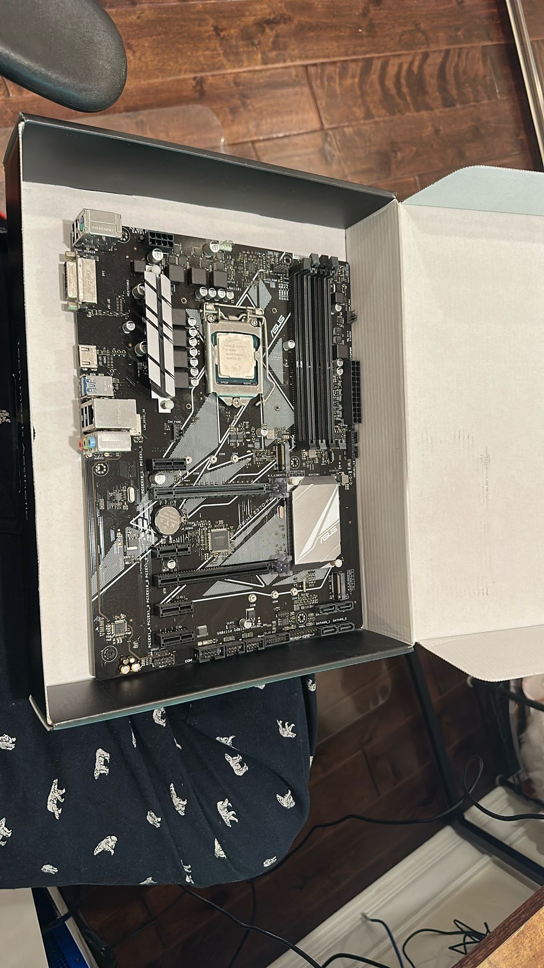 B760 Motherboard w/ i7-8700 CPU