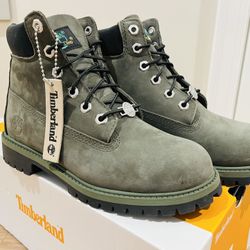 NEW Timberland Kids Boot Size 4
