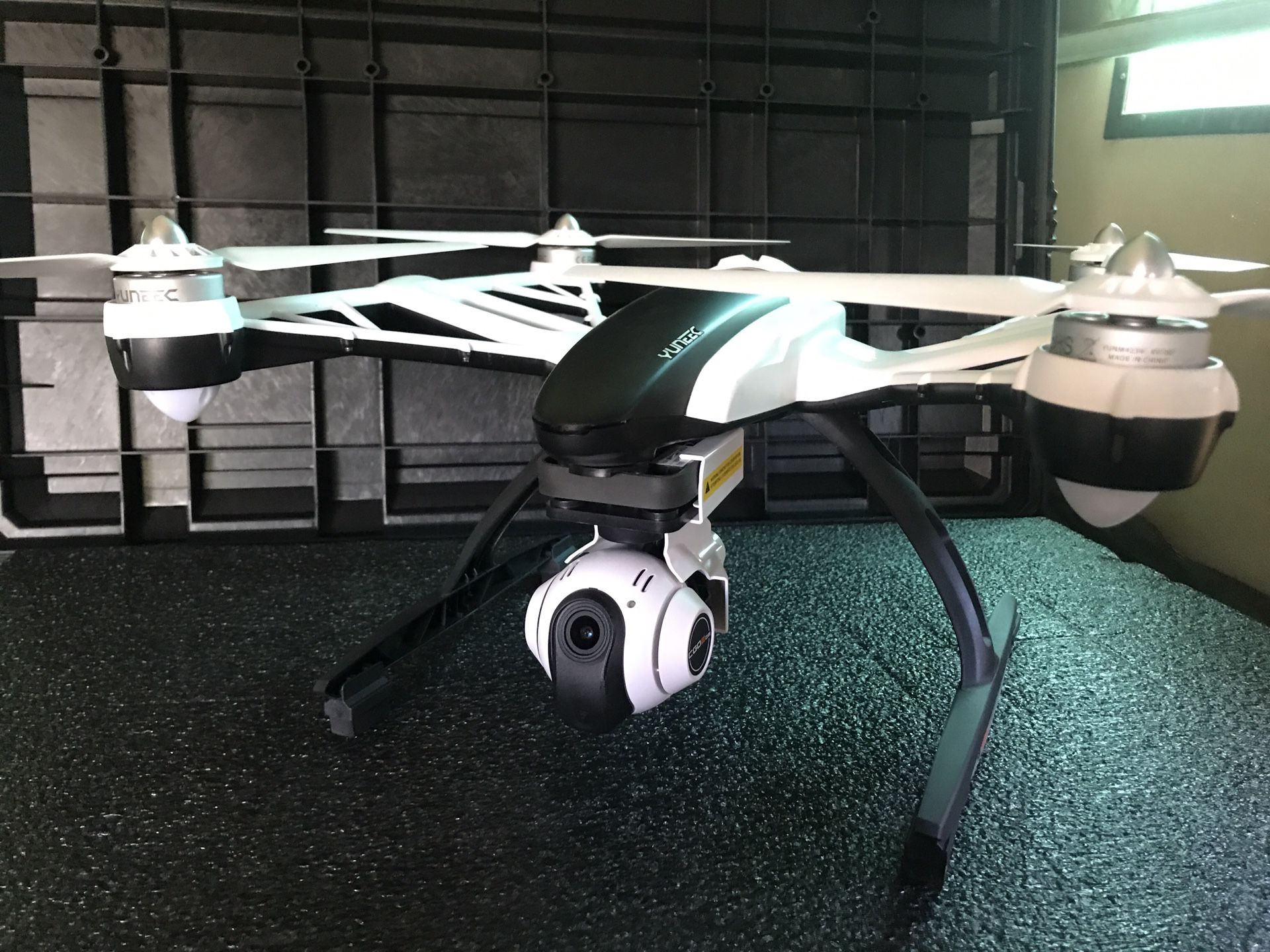 Yuneec q500 Professional Quality Drone with accessories!!