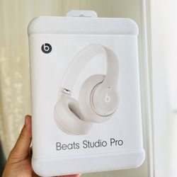 Beats Studio Pro - Wireless Bluetooth Noise Cancelling Headphones - Personalized Spatial Audio, USB-C Lossless Audio, Apple & Android Compatibility