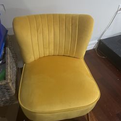 Set of 4 Yellow Chairs 