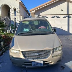 2000 TOWN & County MINIVAN