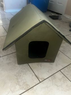K&H Pet Products Outdoor Cat House / Pet Shelter