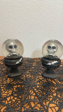 Green brier skeleton black confetti globes