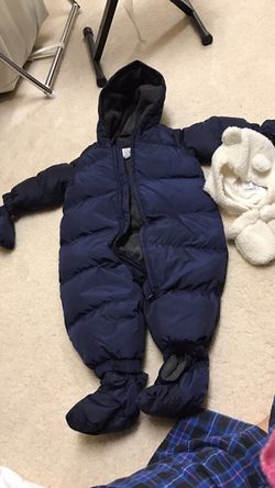 Gap snowsuit and extra hat and mittens. Size 6-12